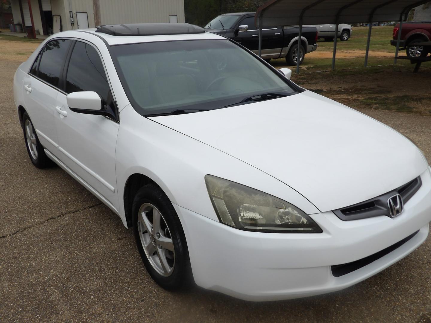 2004 Honda Accord EX-L (1HGCM56894A) with an 2.4L L4 DOHC 16V engine, automatic transmission, located at 401 First NE, Bearden, AR, 71720, (870) 687-3414, 33.726528, -92.611519 - Photo#20